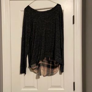 Cute top with a fun back!!